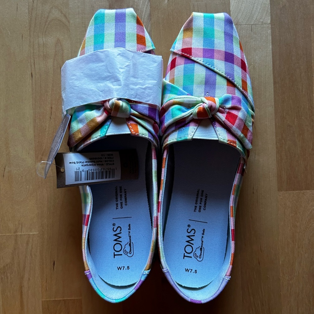 Cute Plaid Tom’s slip ons